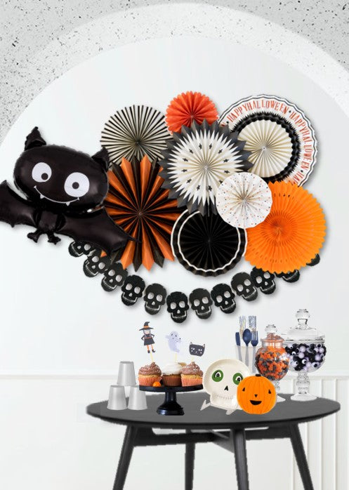 Not safe to do Trick or Treat this year? Don’t’ worry. You can still throw a Halloween Party for your little ghouls and boys within your bubble with this gorgeous Halloween Party box. 