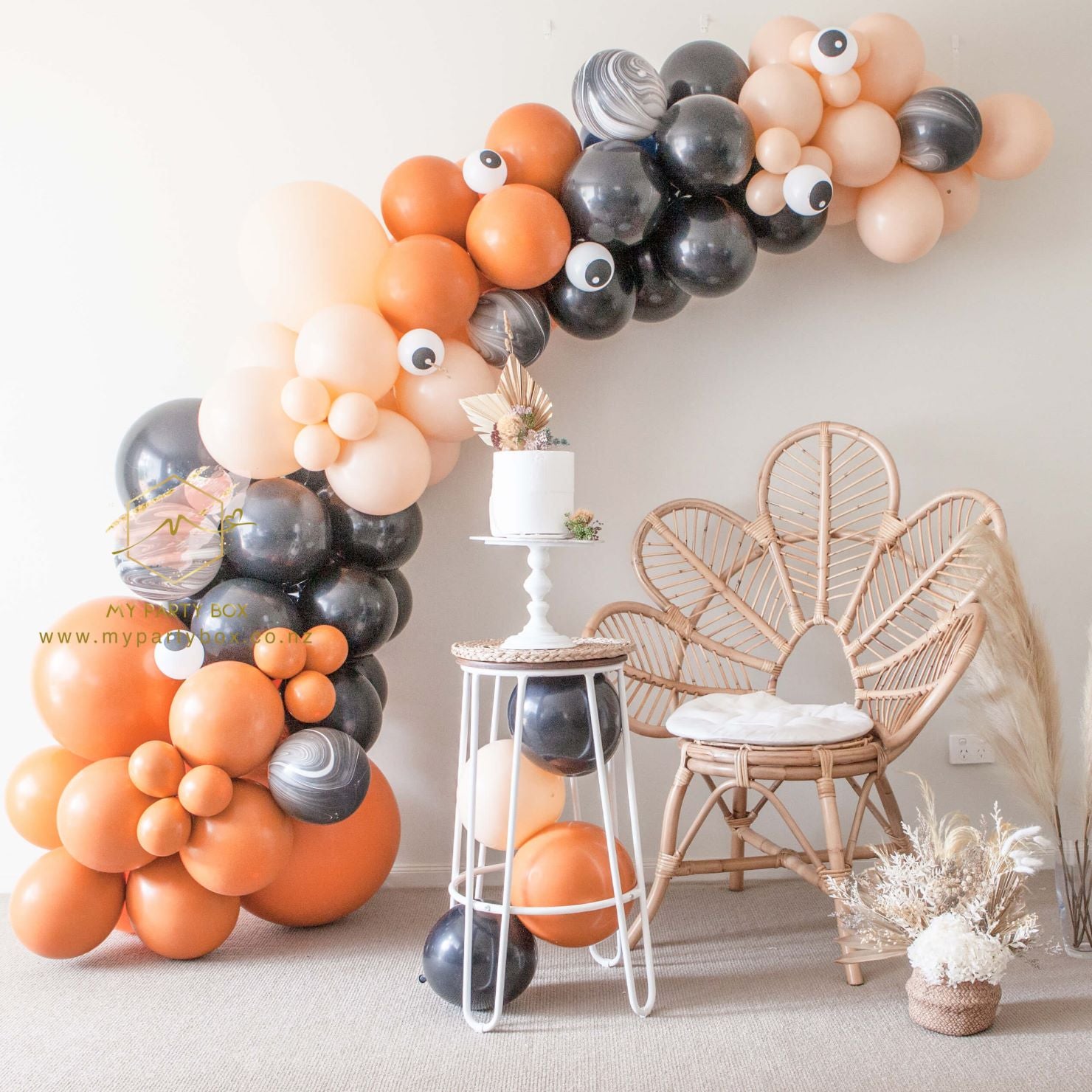 Scary Boo! Balloon Garland DIY Kit