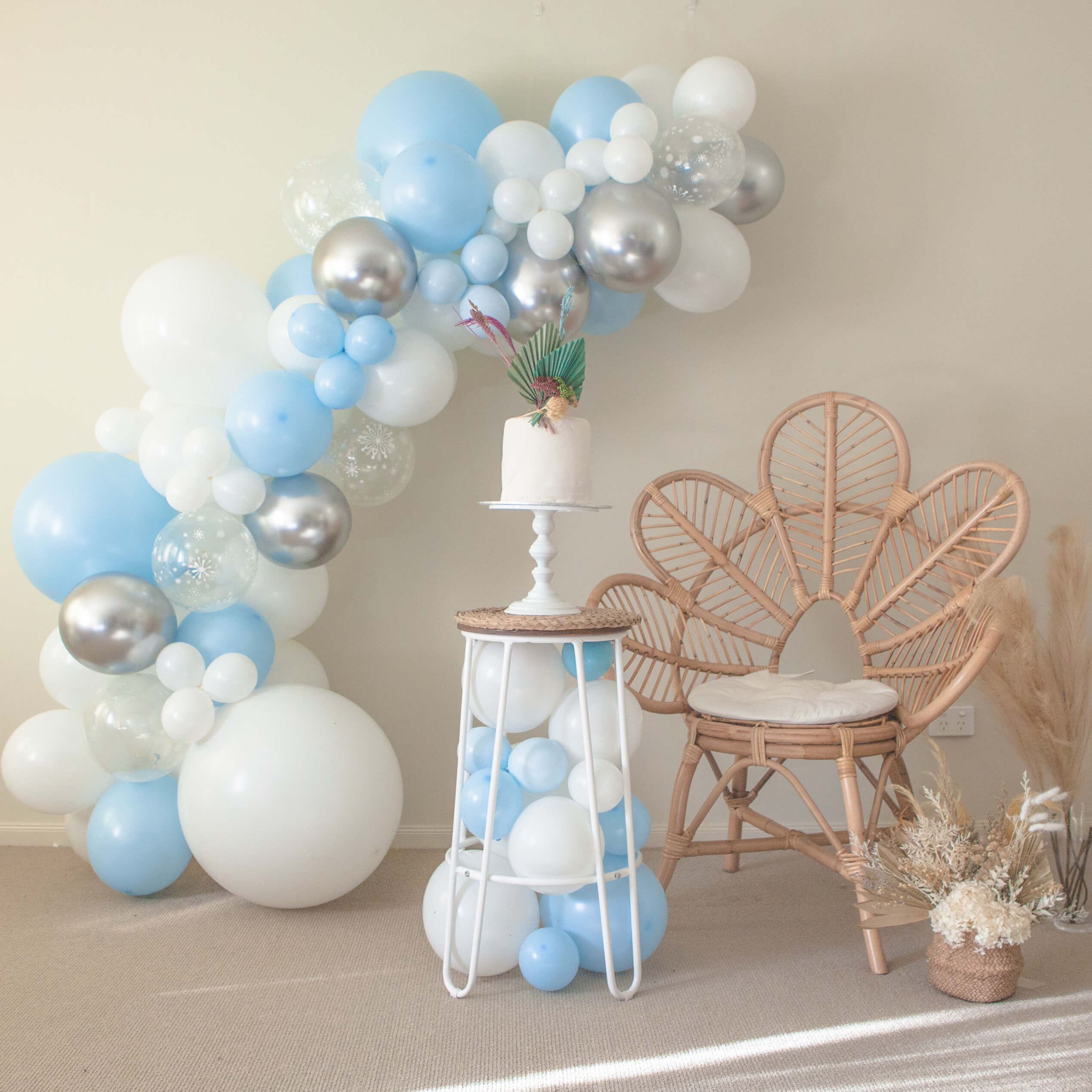 Frozen Blue Balloon Garland DIY Kit