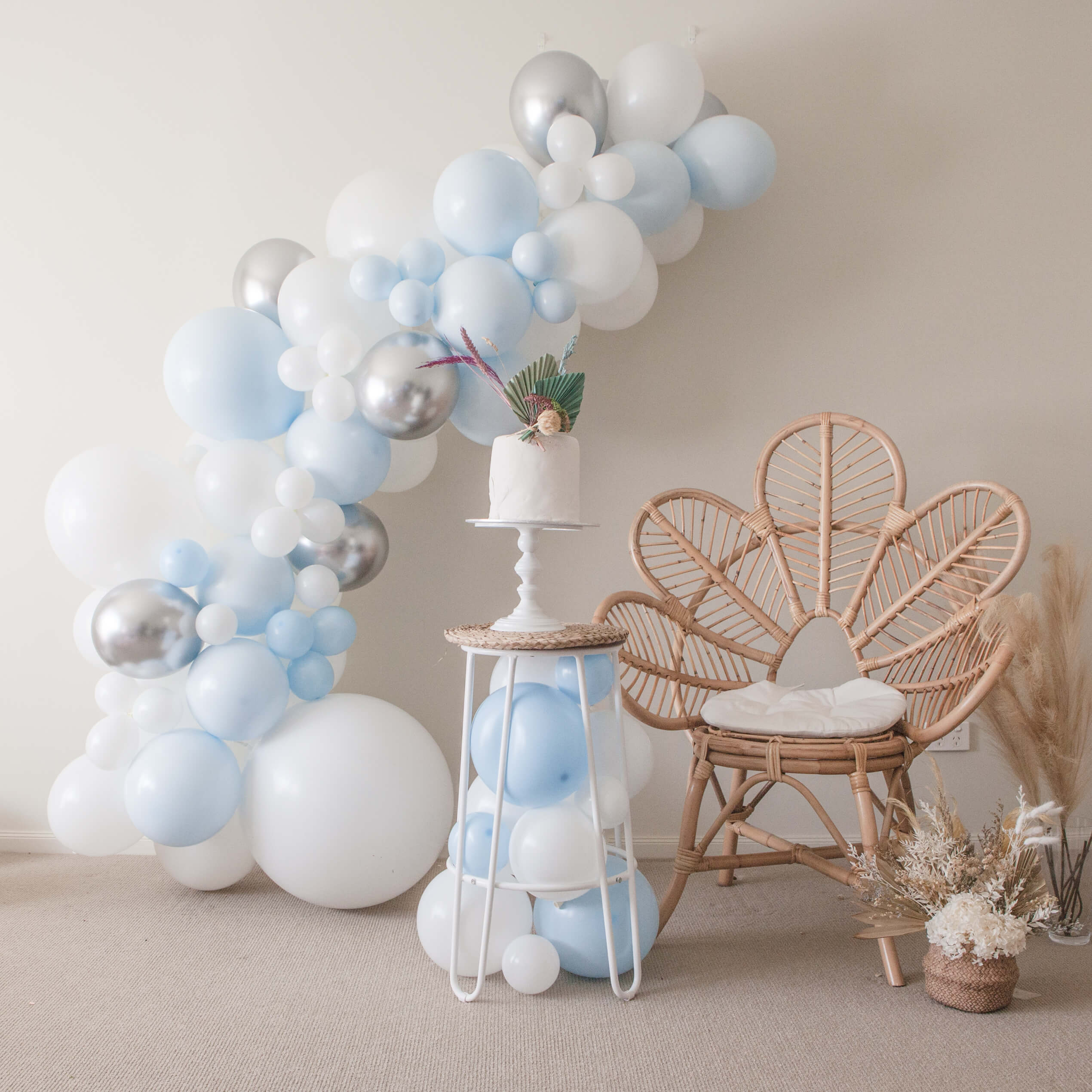 Luxe Baby Blue Balloon Garland DIY Kit
