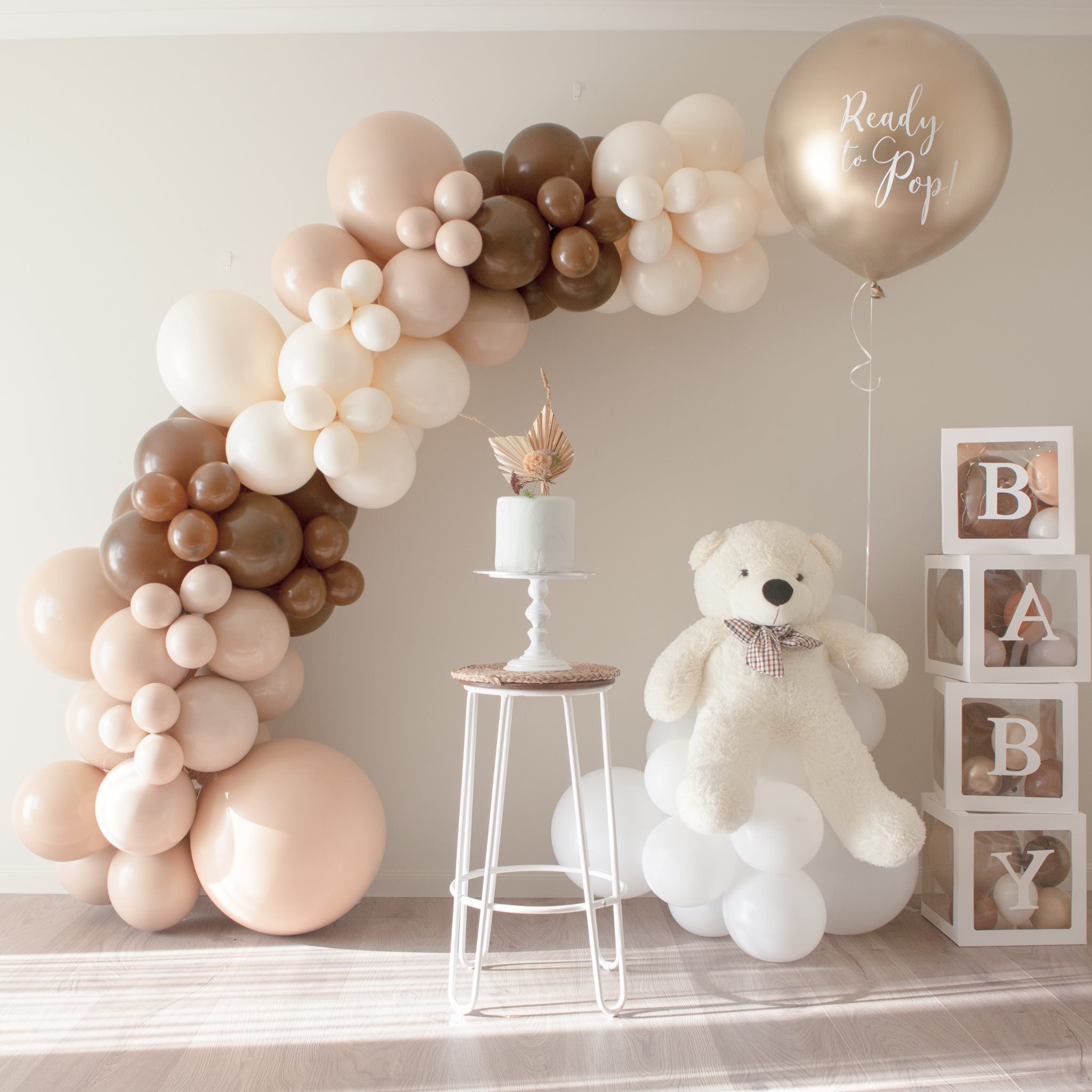We Can't Bearly Wait Gender Reveal Balloon Garland DIY Kit - Creamy Bear