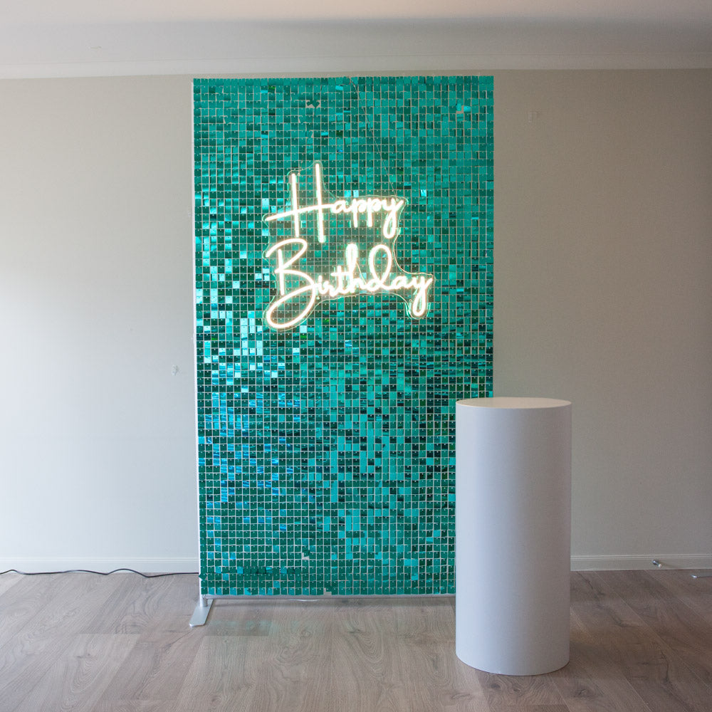 Green Shimmer wall with plinth