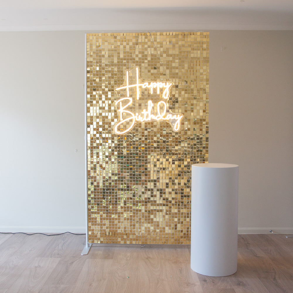 Light Gold Shimmer wall with plinth