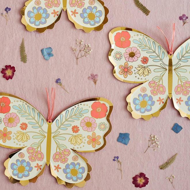 MeriMeri Floral Butterfly Plates (PK8) on pink table