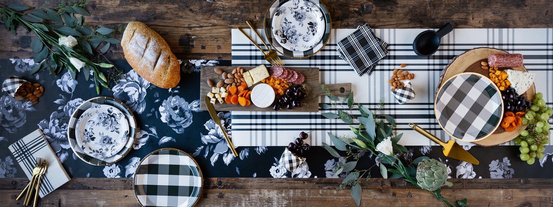 Tableware with black and white pattern
