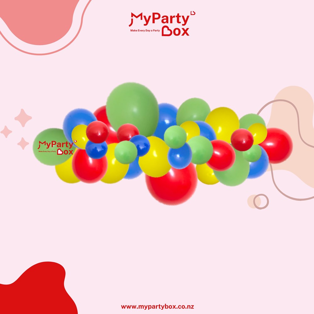 My Party Box Super Mario Brothers Party Box witMy Party Box Super Mario Brother's Balloon Garland